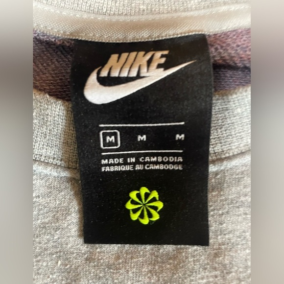 Nike Women’s Sportswear Crewneck Pullover Grey Activewear Size Medium - Picture 2 of 11